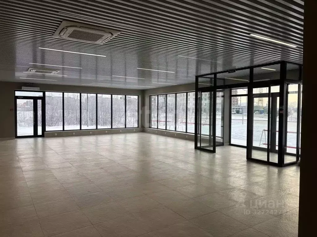 Помещение свободного назначения в Ямало-Ненецкий АО, Новый Уренгой ул. ... - Фото 1