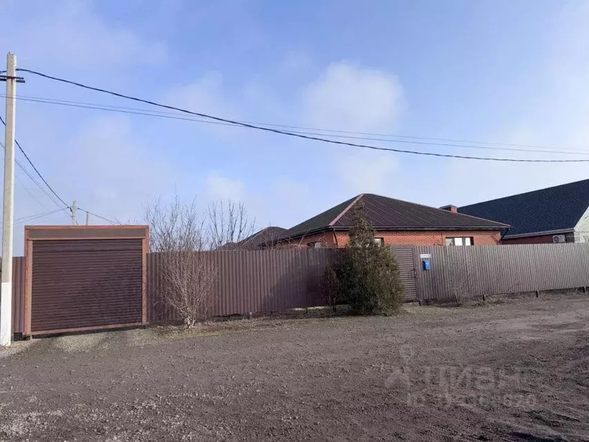 Дом в Ростовская область, Неклиновский район, с. Новобессергеневка ул. ... - Фото 1