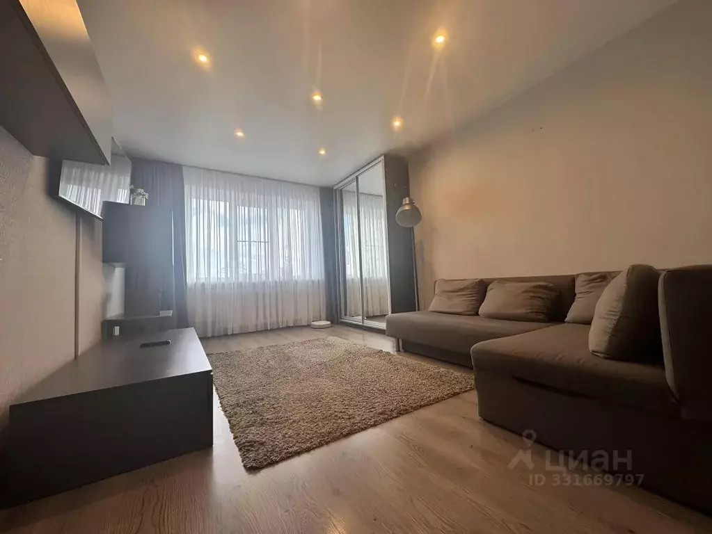 3-к кв. Ивановская область, Иваново ул. 10 Августа, 56 (60.8 м) - Фото 1