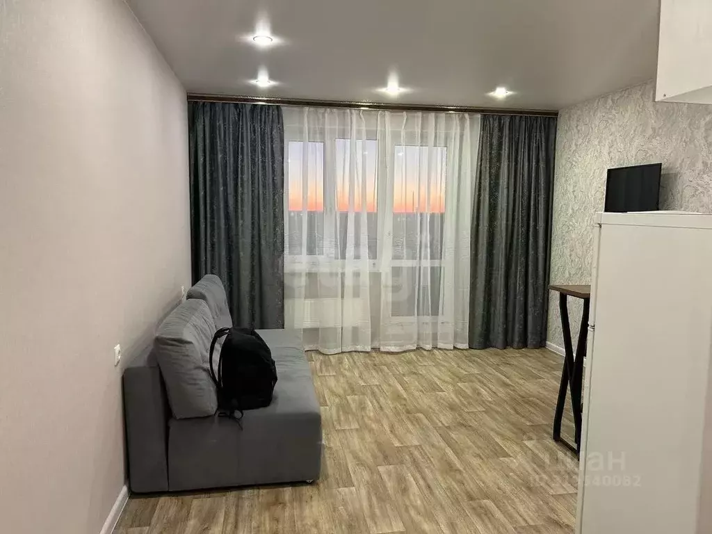 Студия Тюменская область, Тюмень ул. Тимофея Чаркова, 28 (21.0 м) - Фото 0