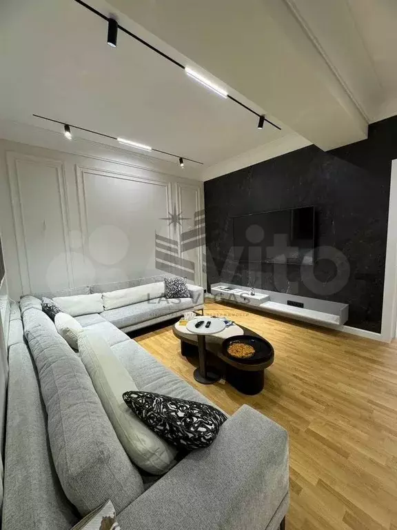 3-к. квартира, 90 м, 4/21 эт. - Фото 0