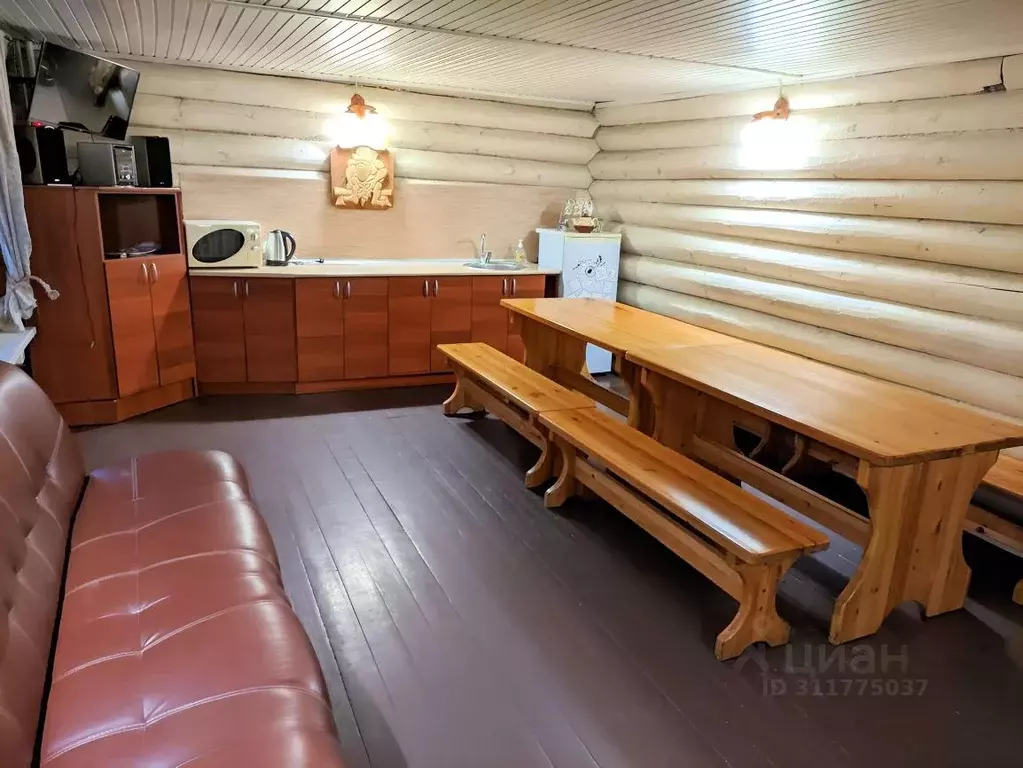 Дом в Псковская область, Псков Новгородская ул., 40 (100 м) - Фото 1