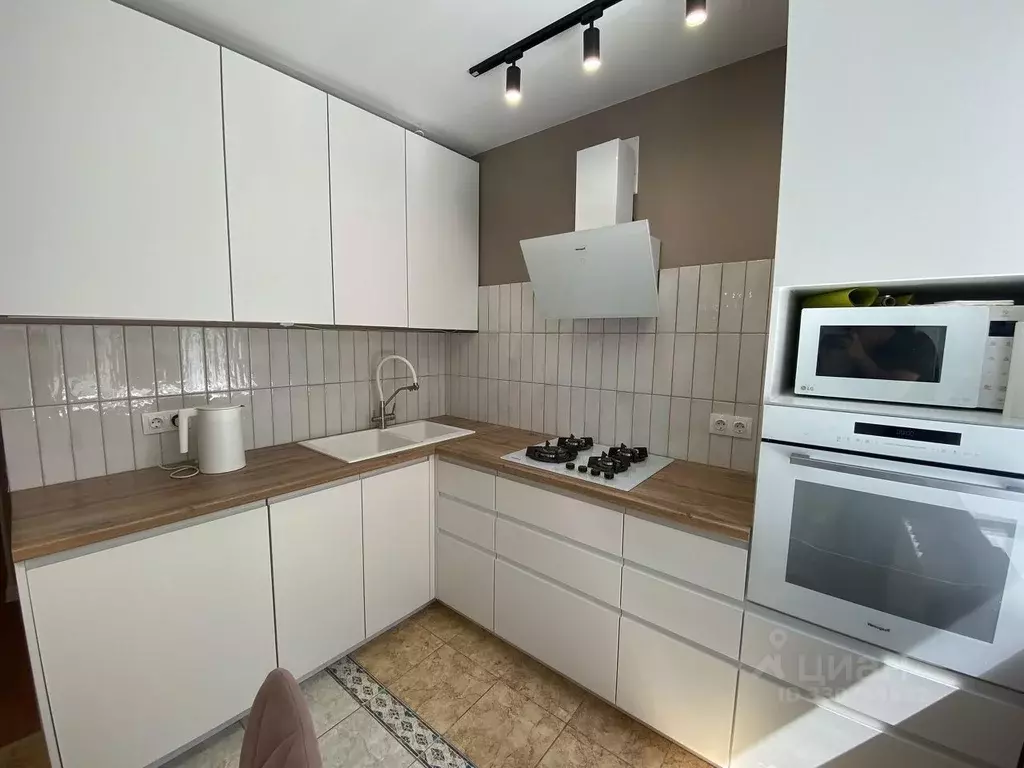 2-к кв. Татарстан, Казань ул. Толбухина, 5 (50.0 м) - Фото 1