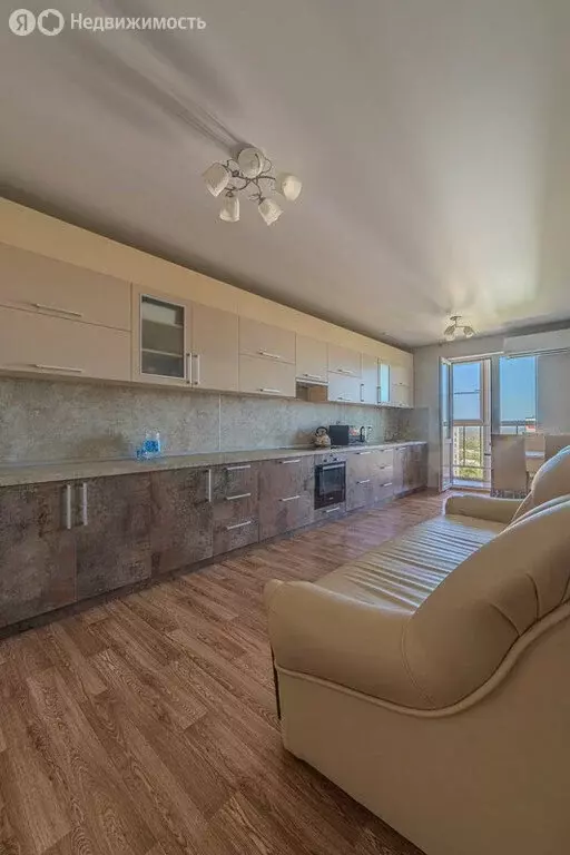 3-комнатная квартира: Пенза, улица Леонова, 10 (92 м) - Фото 1