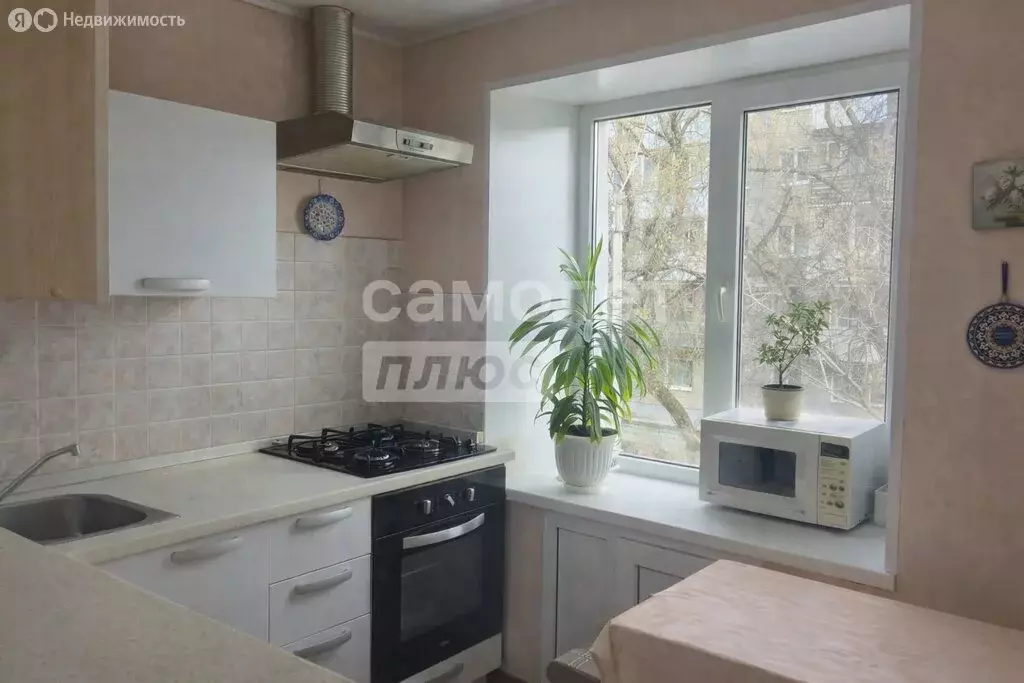 3-комнатная квартира: Уфа, улица Степана Халтурина, 45 (50.4 м) - Фото 1