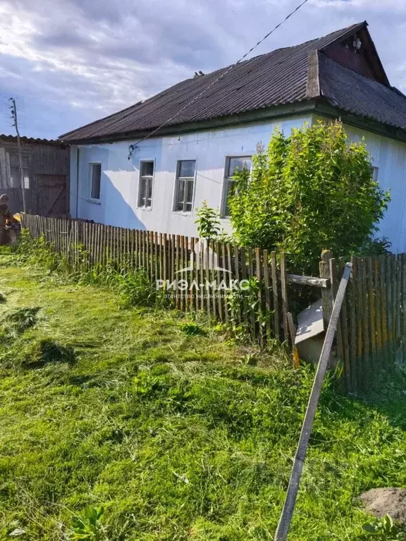 Дом в Брянская область, Карачевский район, Ревенское с/пос, д. ... - Фото 0