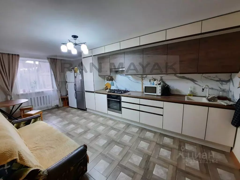Дом в Адыгея, Майкоп ул. Куйбышева (241 м) - Фото 1