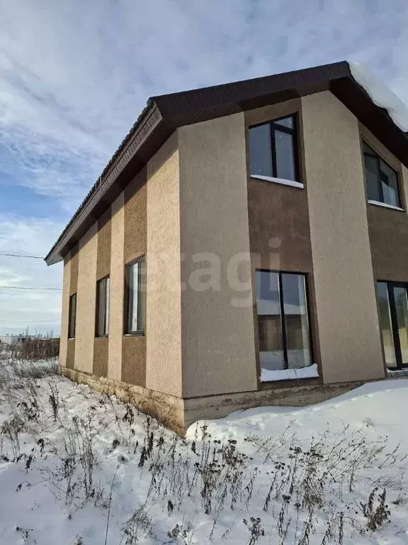 Дом в Башкортостан, Стерлитамакский район, Отрадовский сельсовет, с. ... - Фото 1