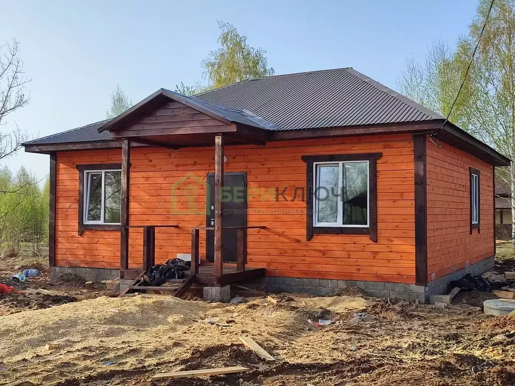 Дом в Башкортостан, Нуримановский район, Байгильдинский сельсовет, с. ... - Фото 0