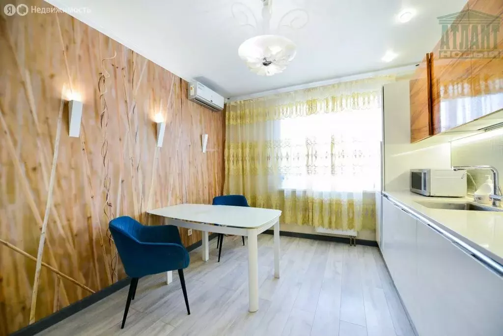 3-комнатная квартира: Хабаровск, улица Шеронова, 8к3 (89.1 м) - Фото 2