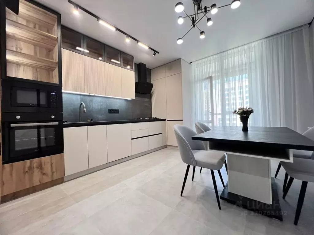 2-к кв. Ставропольский край, Ставрополь ул. Андрея Голуба, 12 (67.5 м) - Фото 0