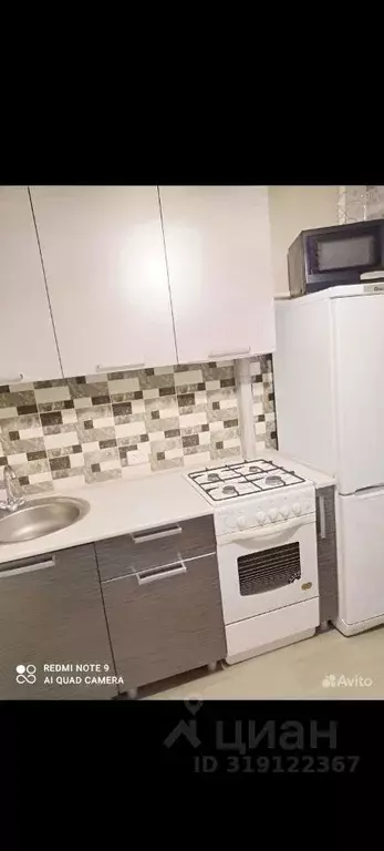 3-к кв. Омская область, Омск просп. Мира, 36 (50.0 м) - Фото 1