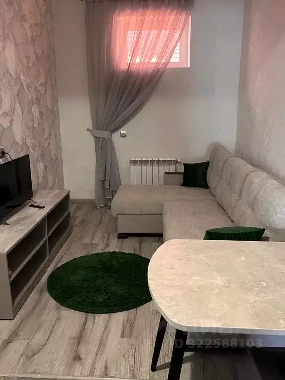 Комната Псковская область, Псков Крестовское ш., 8 - Фото 1