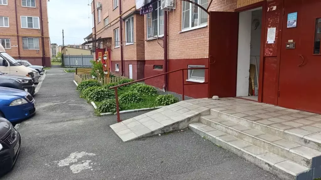 3-к кв. Северная Осетия, Владикавказ ул. Цоколаева, 40 (81.9 м) - Фото 2