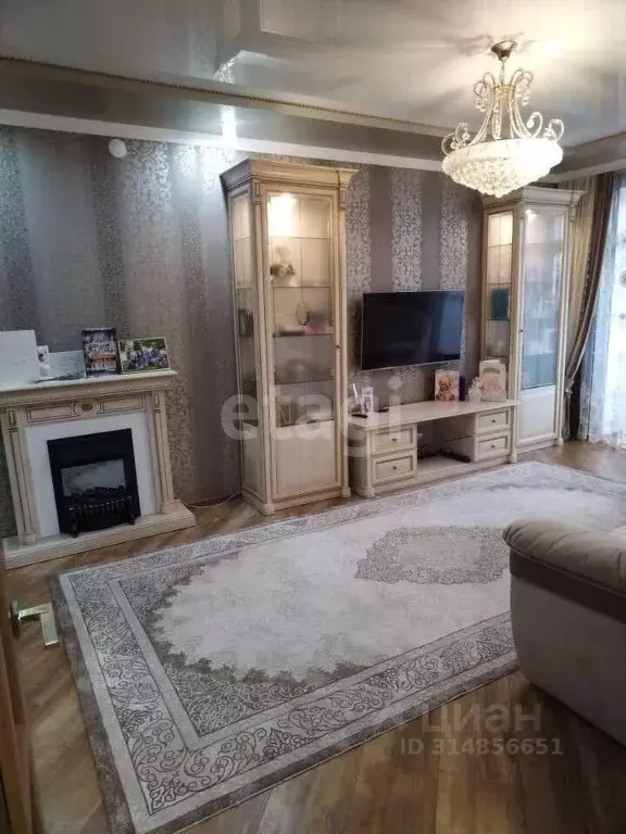 2-к кв. Белгородская область, Губкин ул. Дзержинского, 115Б (62.0 м) - Фото 0