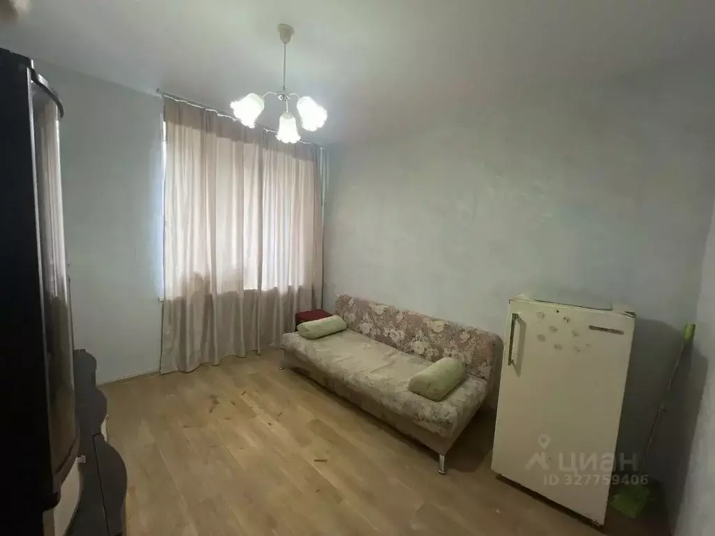 Комната Свердловская область, Екатеринбург ул. Кировградская, 1 (10.0 ... - Фото 1