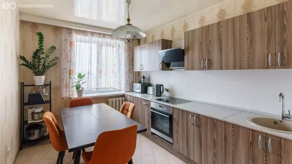 2-комнатная квартира: Тюмень, улица Чернышевского, 2Ак11 (61.8 м) - Фото 1