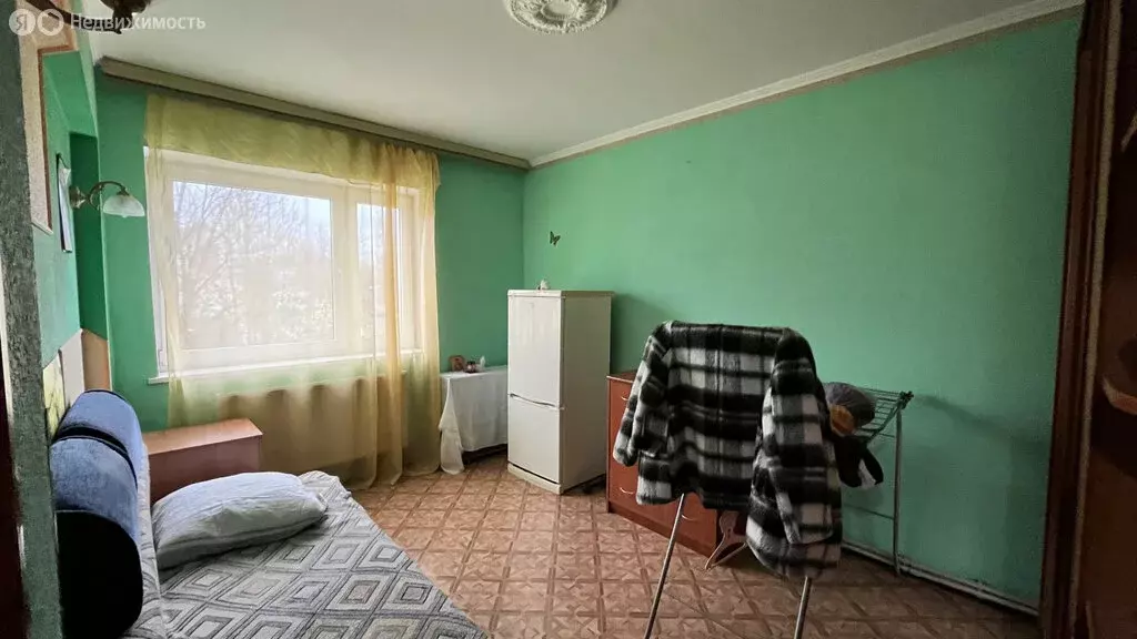 3-комнатная квартира: Калининград, улица Маршала Борзова, 8 (45 м) - Фото 0