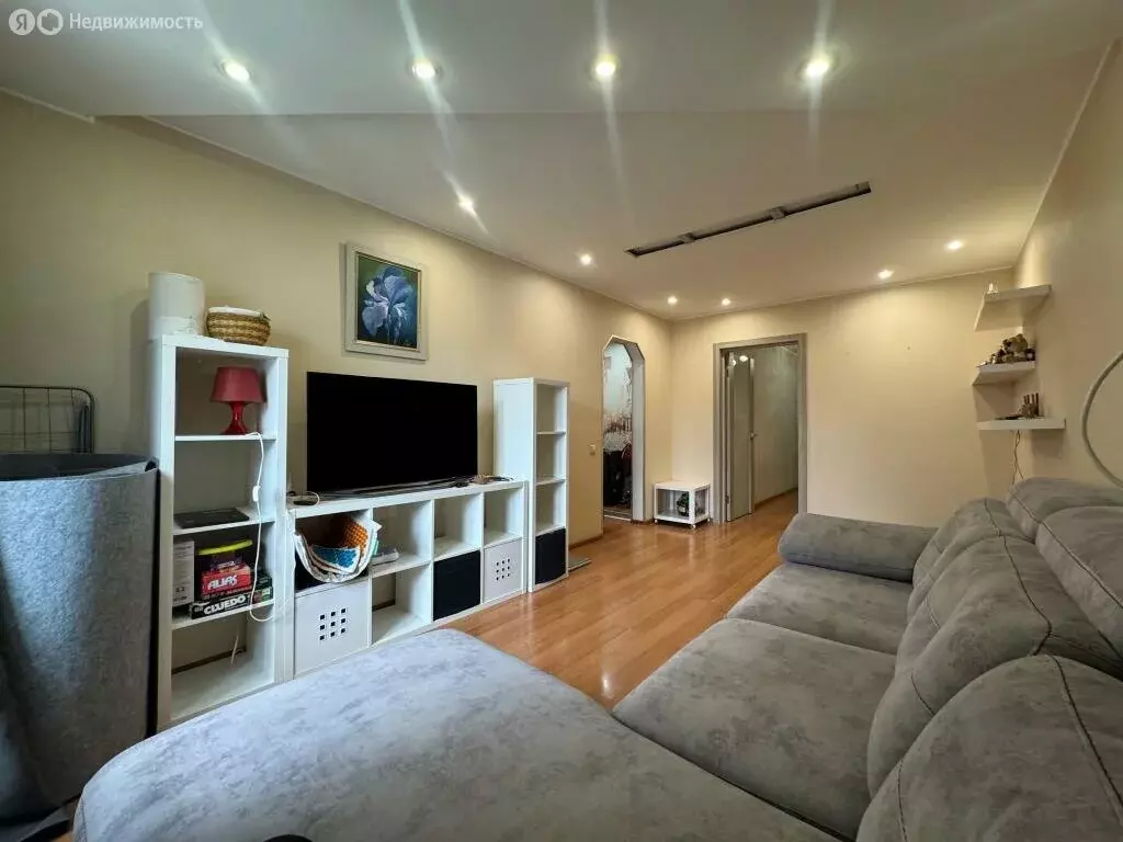 3-комнатная квартира: Уфа, улица Софьи Перовской, 27 (61.2 м) - Фото 0