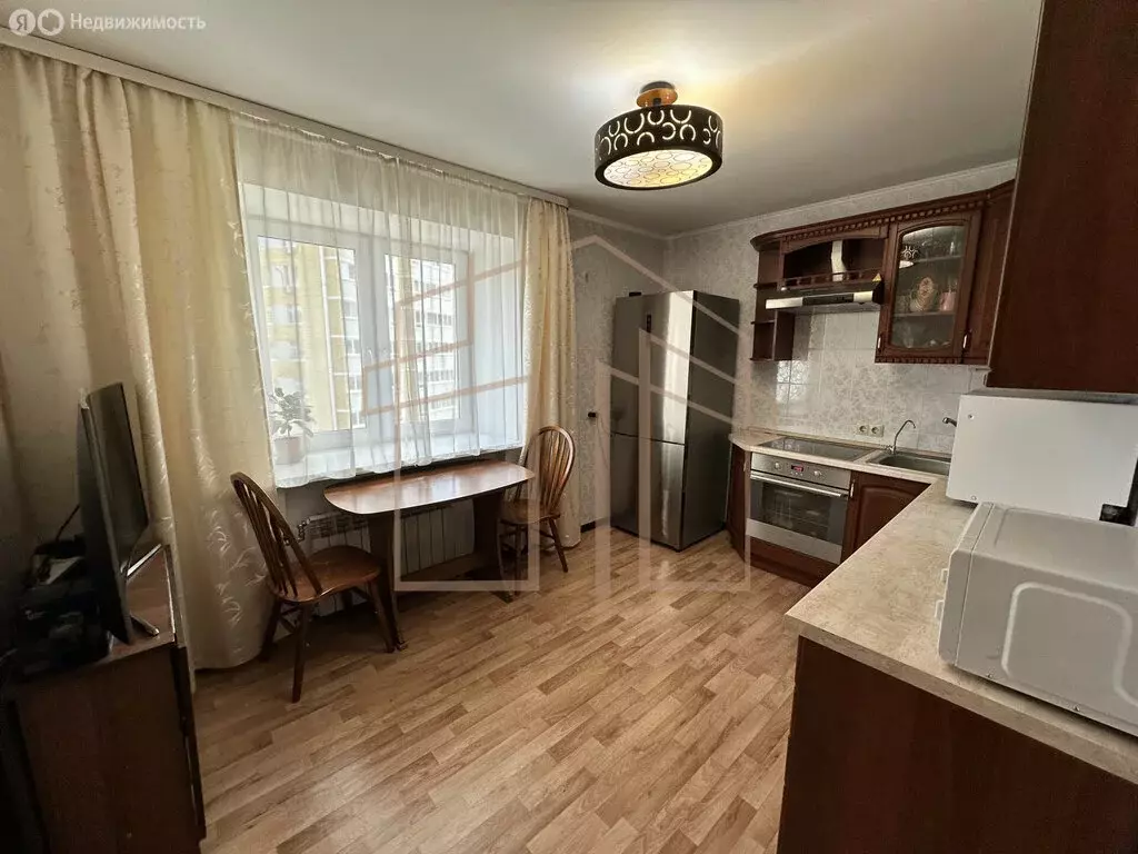 2-комнатная квартира: Тюмень, улица Ю.-Р.Г. Эрвье, 10 (52.4 м) - Фото 0