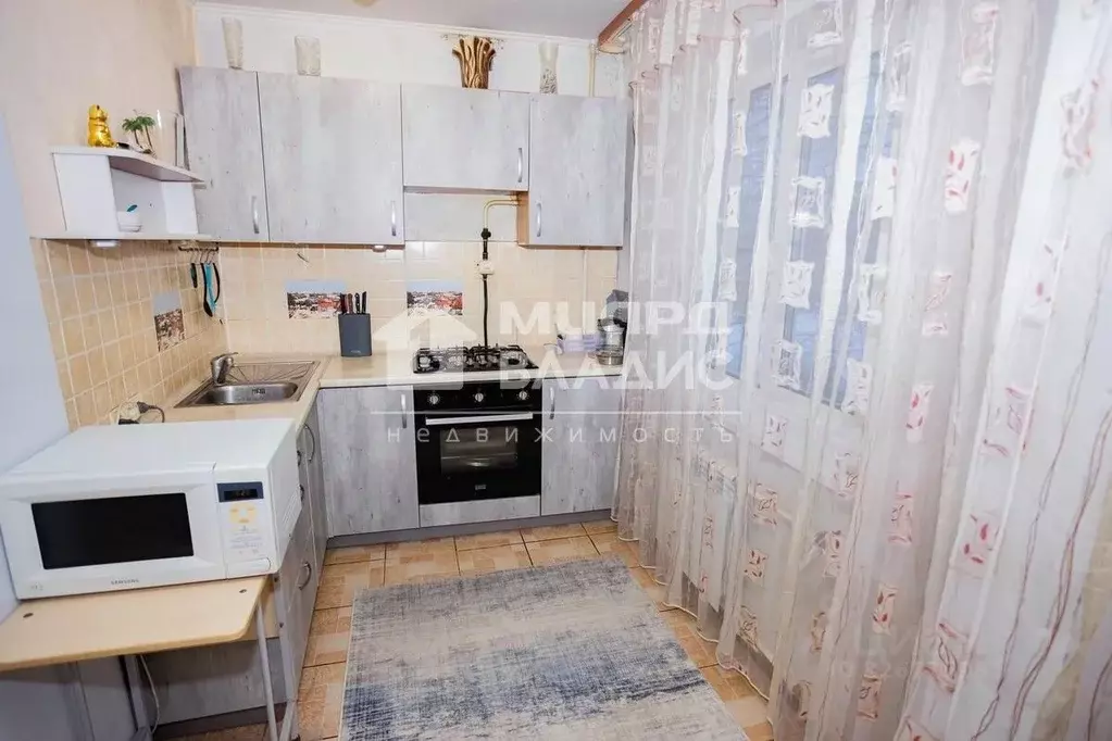 3-к кв. Омская область, Омск ул. Красных Зорь, 83Б (58.3 м) - Фото 1