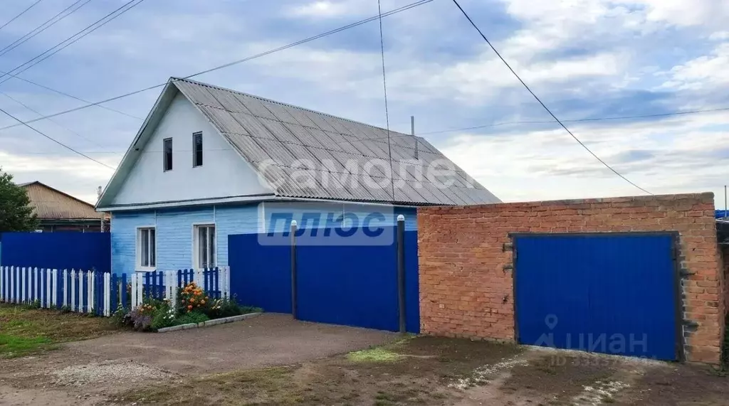 Дом в Омская область, Саргатское рп ул. Артамона Шеломенцева (90 м) - Фото 1