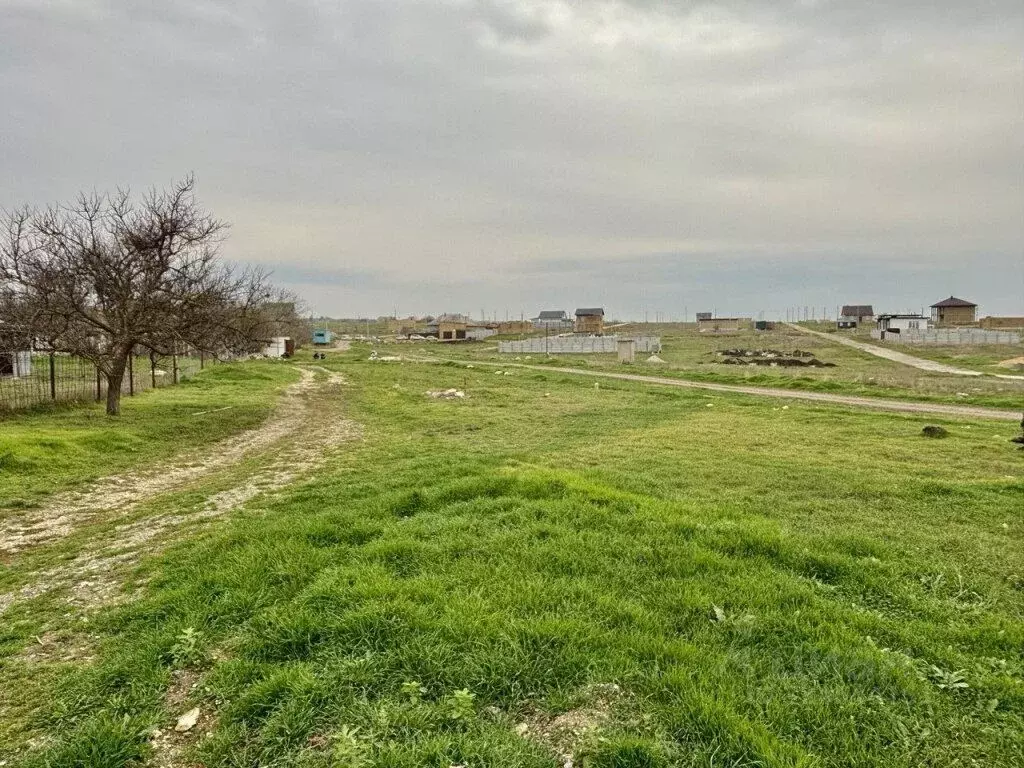 Участок в Крым, Симферопольский район, с. Мирное  (5.0 сот.) - Фото 2