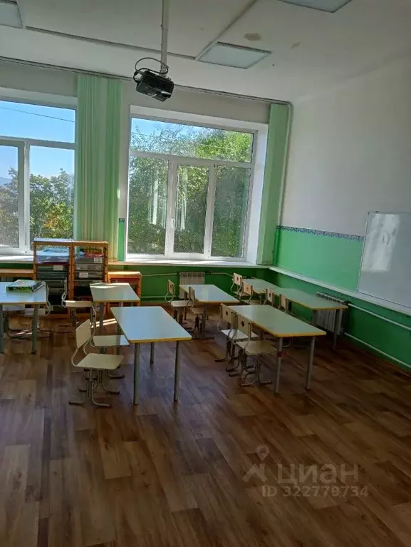 Помещение свободного назначения в Приморский край, Находка Школьный ... - Фото 1