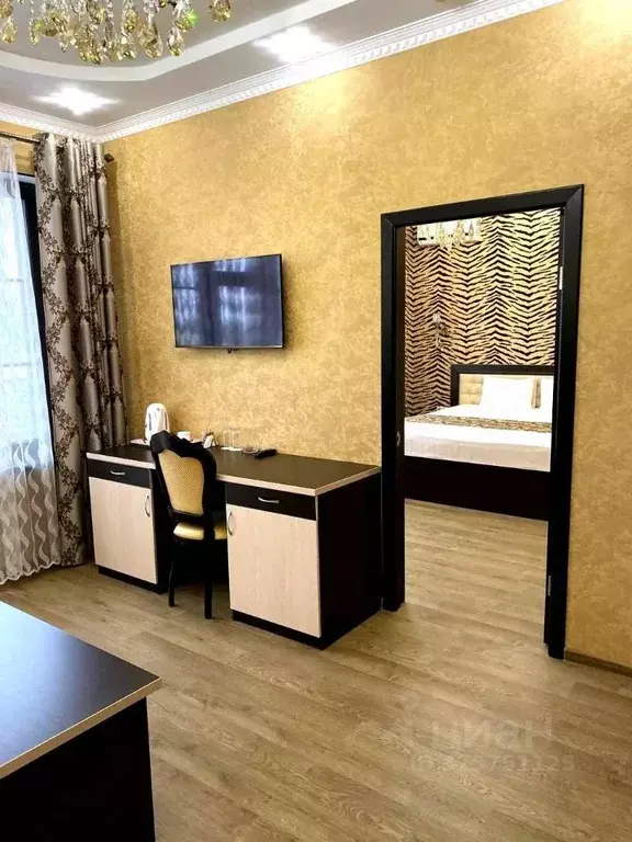 Комната Астраханская область, Астрахань ул. Безжонова, 97Е (35.0 м) - Фото 1