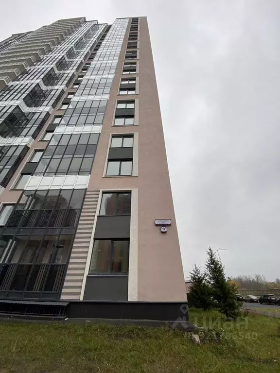 Гараж в Санкт-Петербург аллея Арцеуловская, 19 (13 м) - Фото 1