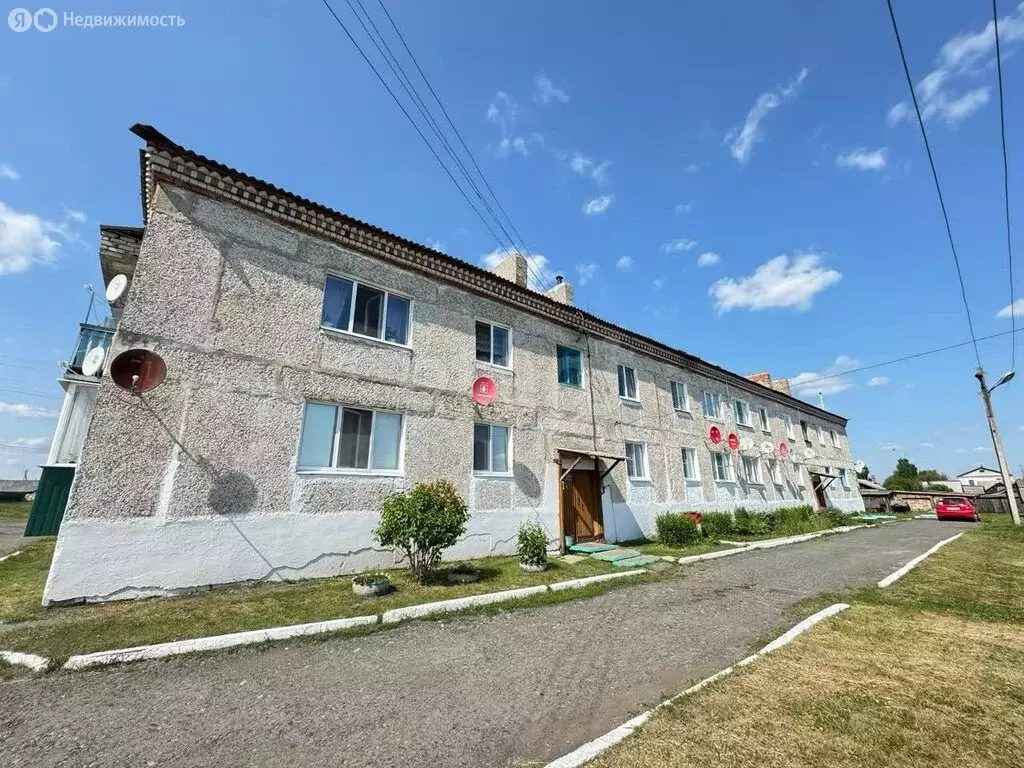 3-комнатная квартира: село Елань, улица Кузнецова, 10 (55.3 м) - Фото 0