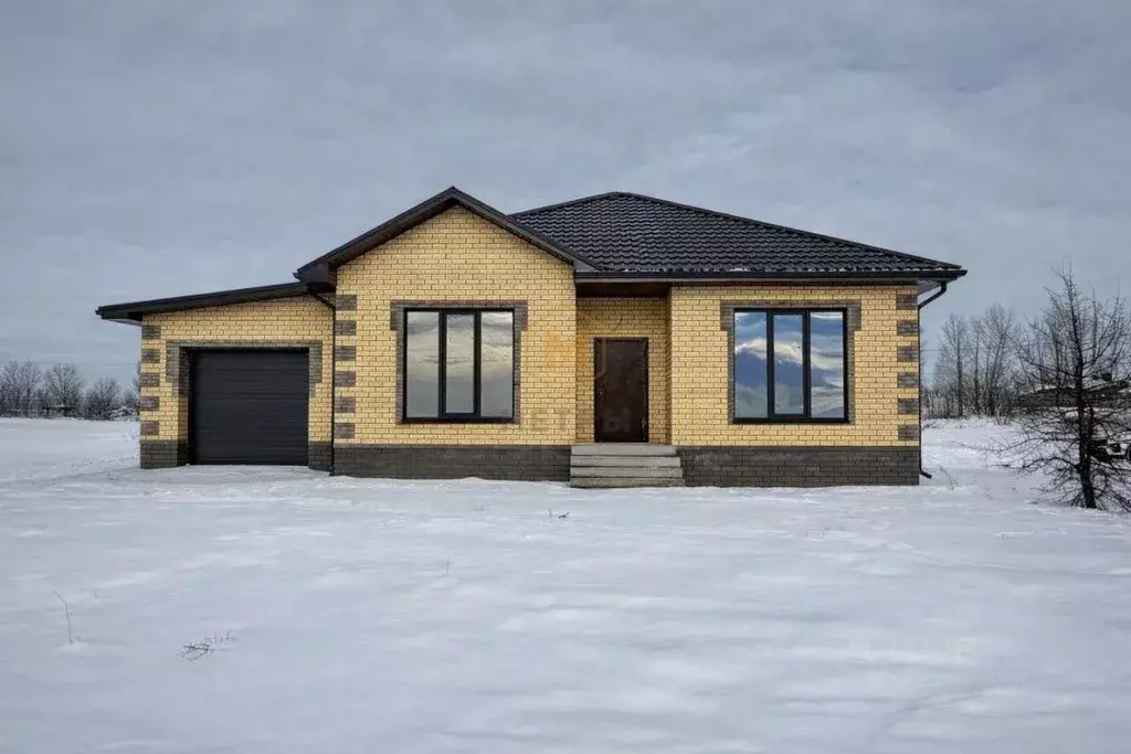 Дом в Белгородская область, Белгородский район, Дубовское с/пос, с. ... - Фото 1