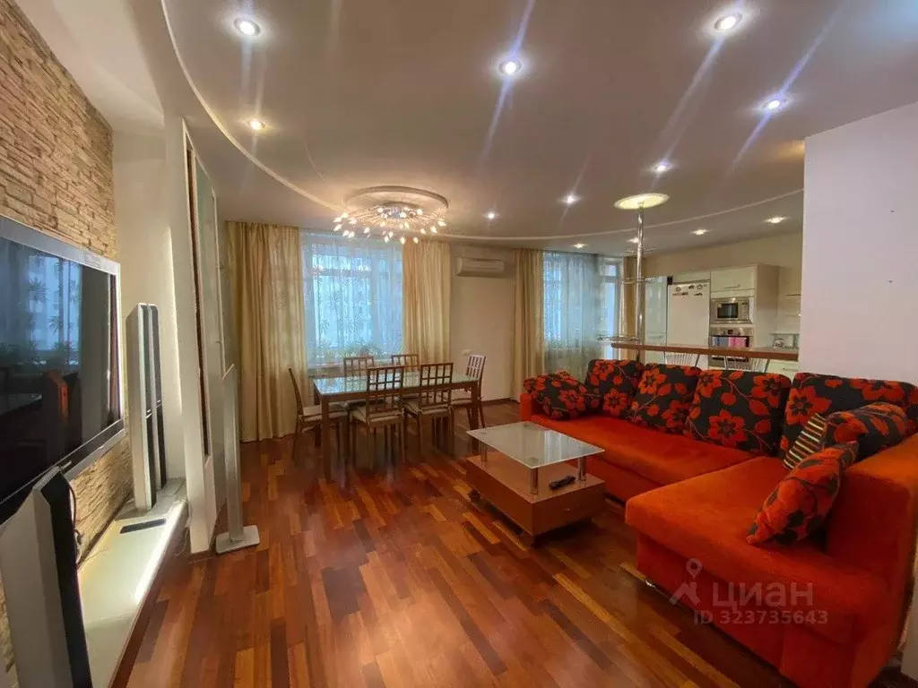 3-к кв. Свердловская область, Екатеринбург ул. Энгельса, 15 (100.0 м) - Фото 1