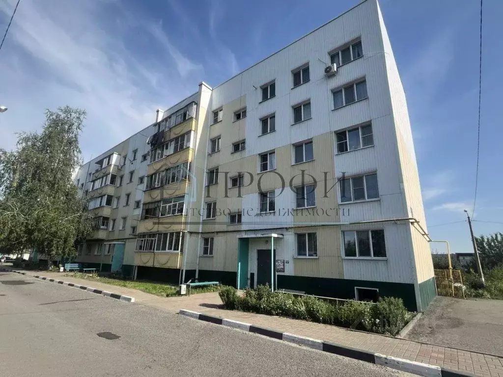2-к кв. Белгородская область, Новый Оскол Ливенская ул., 136 (50.1 м) - Фото 1