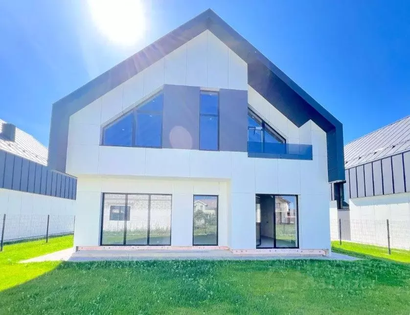 Дом в Калининградская область, Зеленоградск Полевая ул., 12Б (202 м) - Фото 1