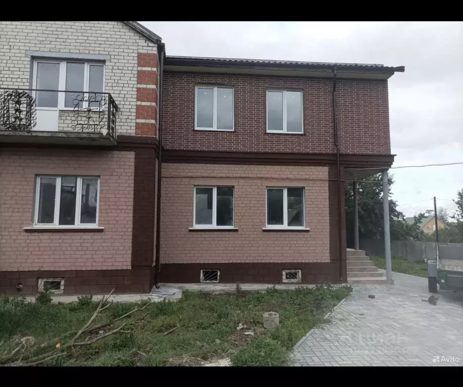Дом в Курская область, Рыльск ул. Свердлова, 26Б (180 м) - Фото 1