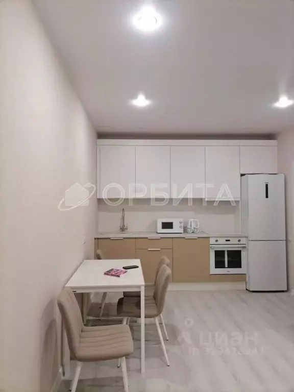 2-к кв. Тюменская область, Тюмень ул. Республики, 204к4 (58.0 м) - Фото 1