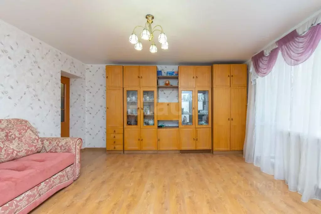 3-к кв. Тюменская область, Тюмень Антипино мкр, ул. Александра ... - Фото 1