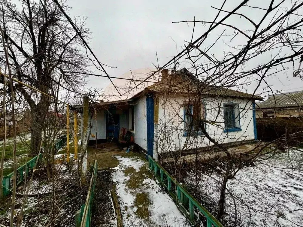 Дом в Крым, Сакский район, Охотниковское с/пос, с. Орлянка ул. ... - Фото 0