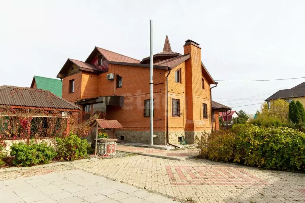 Дом в Тюменская область, Тюмень ул. Лавровая (331 м) - Фото 1