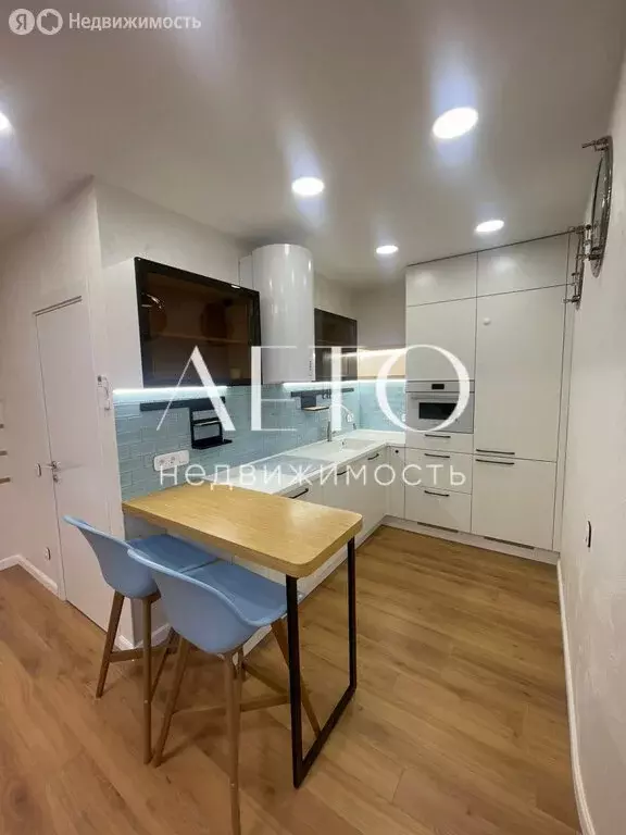 3-комнатная квартира: Сочи, микрорайон Новый Сочи, улица Пирогова, 30 ... - Фото 2