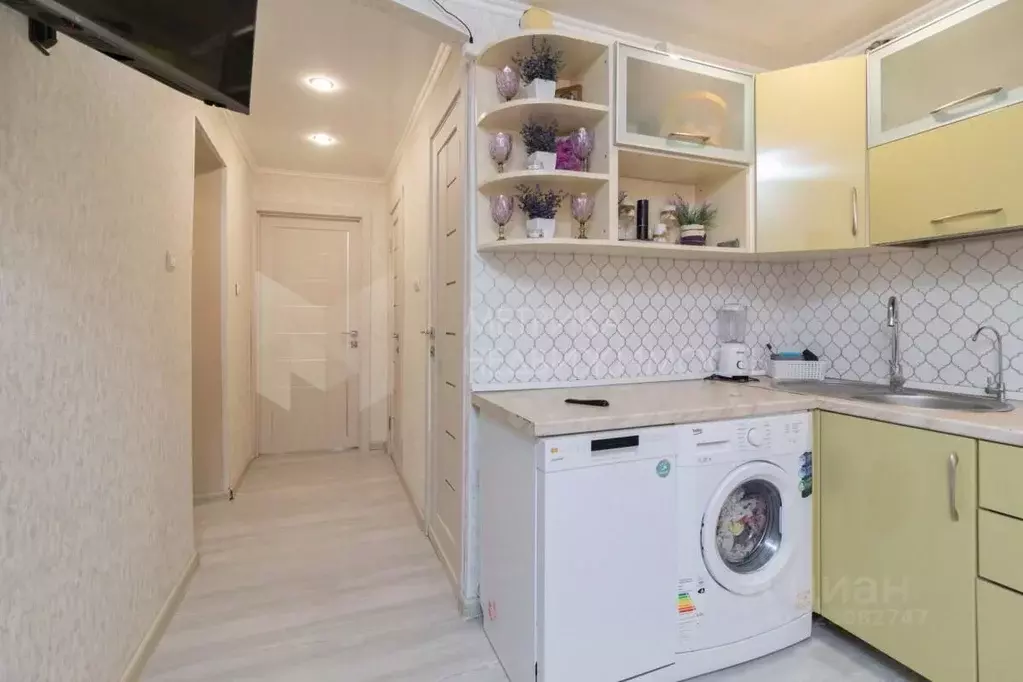 2-к кв. Тюменская область, Тюмень Парфеново мкр, ул. Тимуровцев, 30 ... - Фото 0