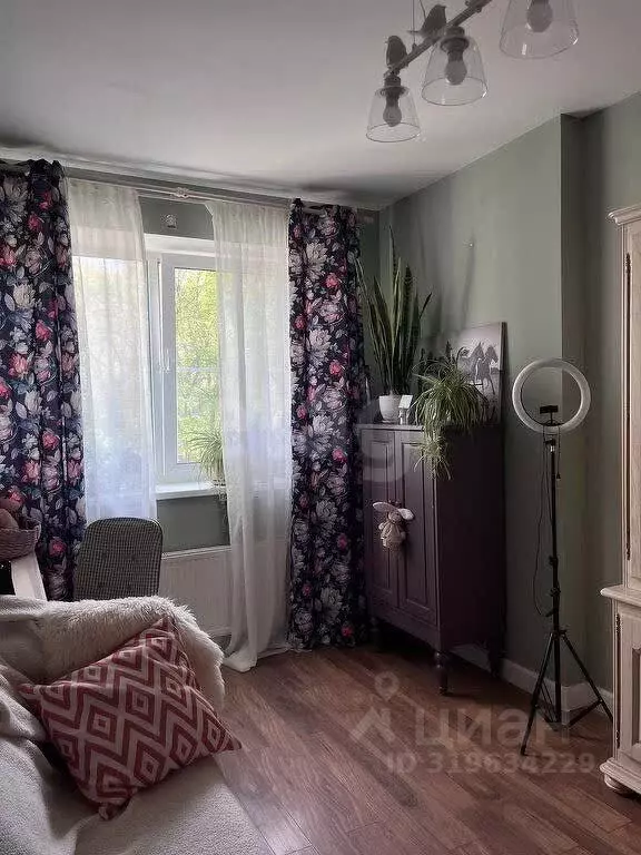 2-к кв. Москва пос. Коммунарка, ул. Бачуринская, 4к2 (70.7 м) - Фото 0