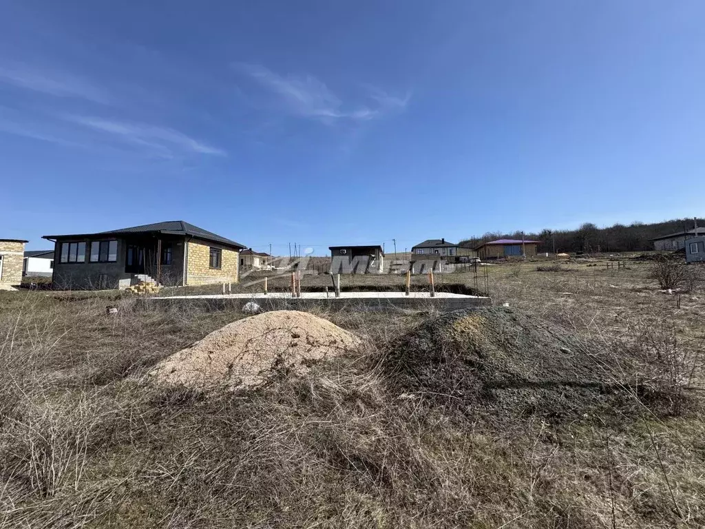 Участок в Крым, Симферопольский район, Добровское с/пос, с. ... - Фото 2