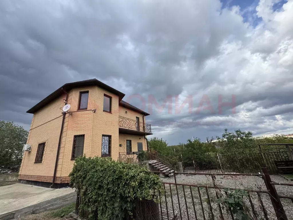 Дом в Ростовская область, Новочеркасск Дачная ул., 88 (193 м) - Фото 1