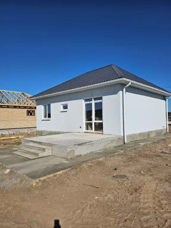 Дом в Астраханская область, Приволжский район, с. Карагали ул. ... - Фото 1