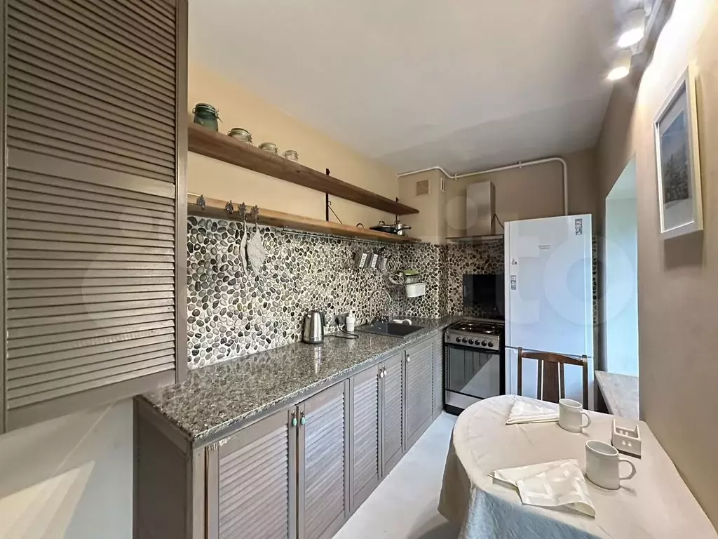 2-к. квартира, 64 м, 3/3 эт. - Фото 0