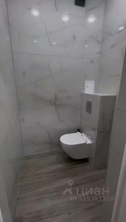 2-к кв. Дагестан, Каспийск ул. Приморская, 13А (77.2 м) - Фото 0