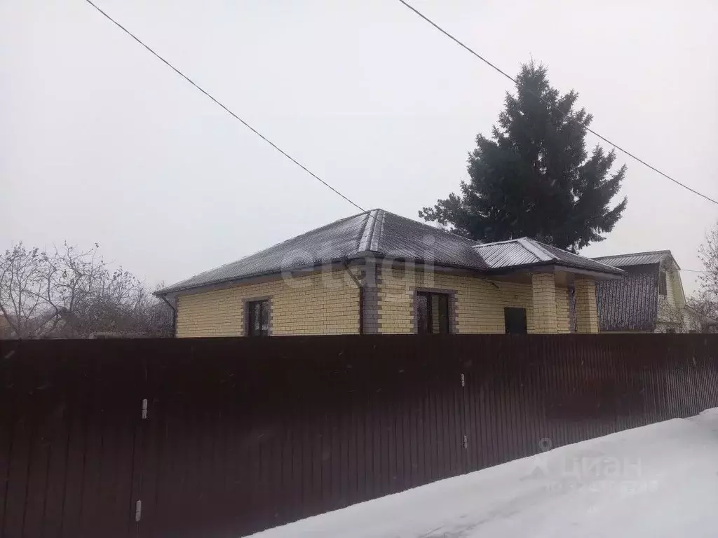 Дом в Тюменская область, Тюмень Парфеново мкр, ул. Хусаинова (85 м) - Фото 1