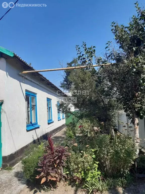 Дом в посёлок Октябрьский, Советская улица, 17 (100 м) - Фото 0